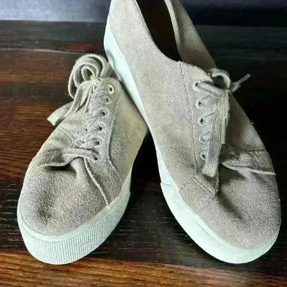 SUPERGA women’s tan suede platform lace up sneakers - Picture 2 of 7